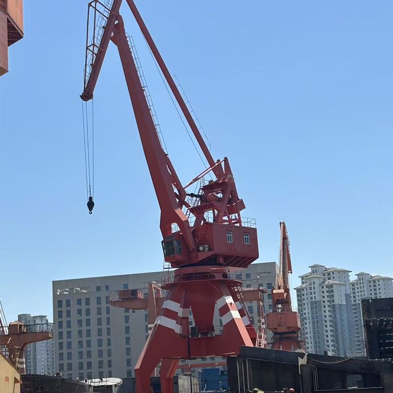 40吨门坐式起重机维修