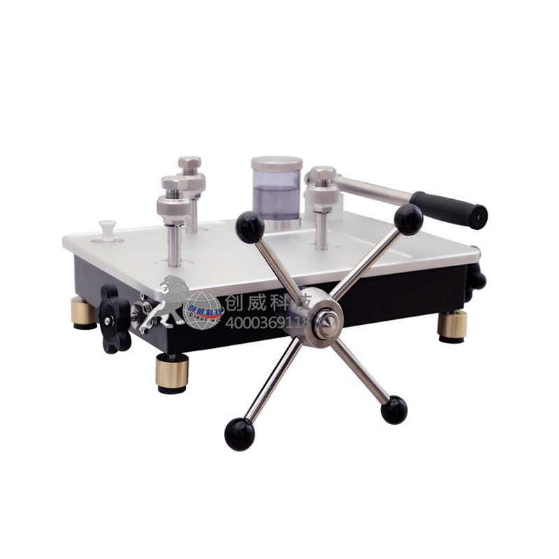 Manual hydraulic pump