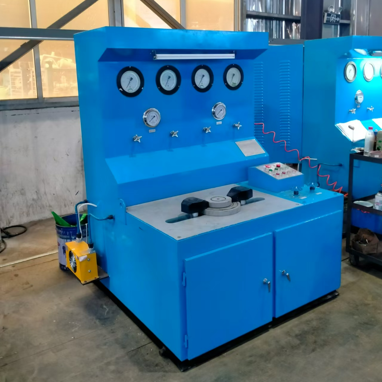 安全阀门液压测试台