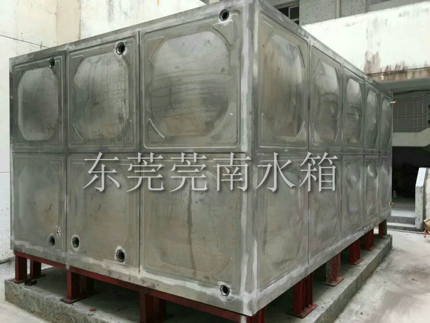 不锈钢保温水箱概述及其特点解析