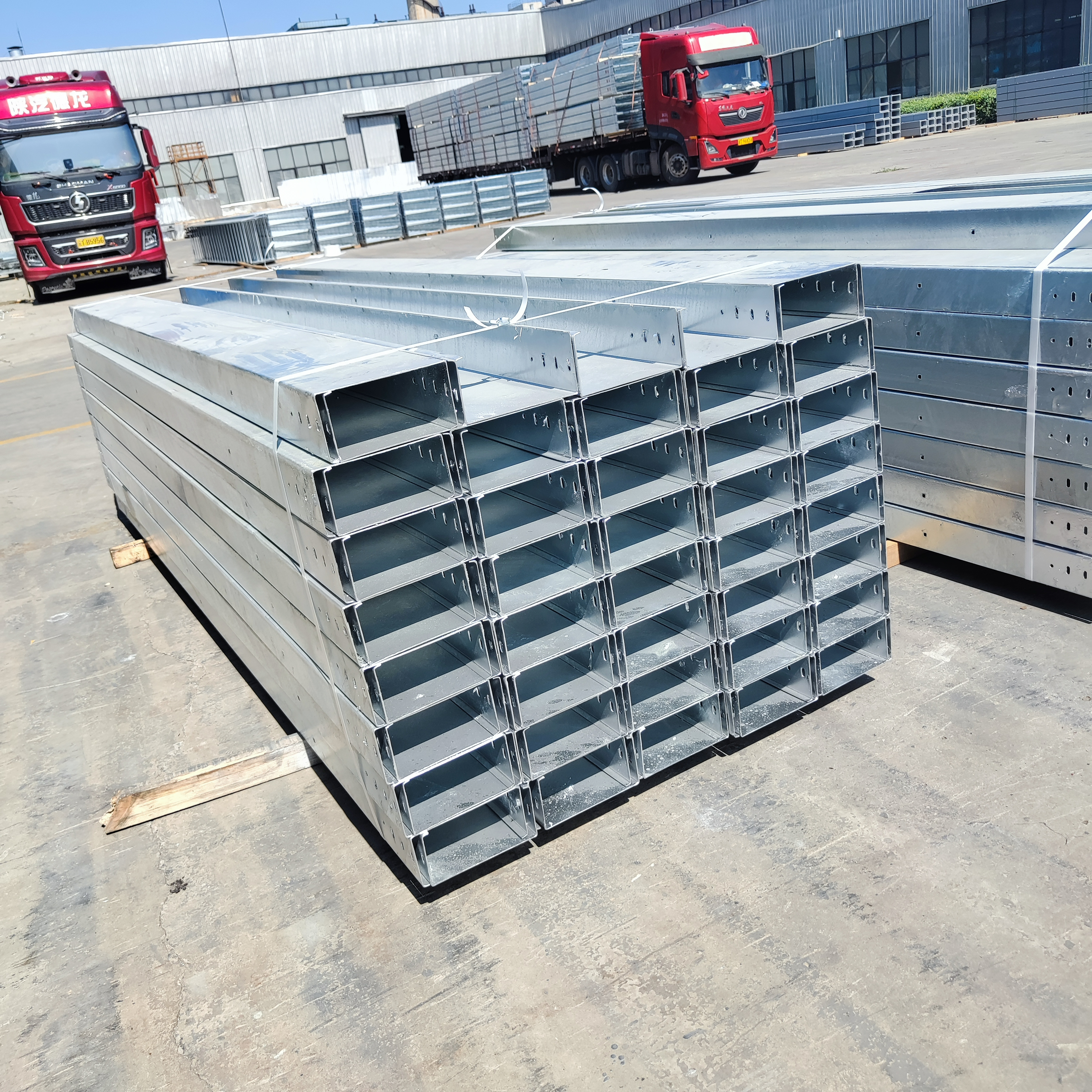 Hot-dip galvanized bridge trunk