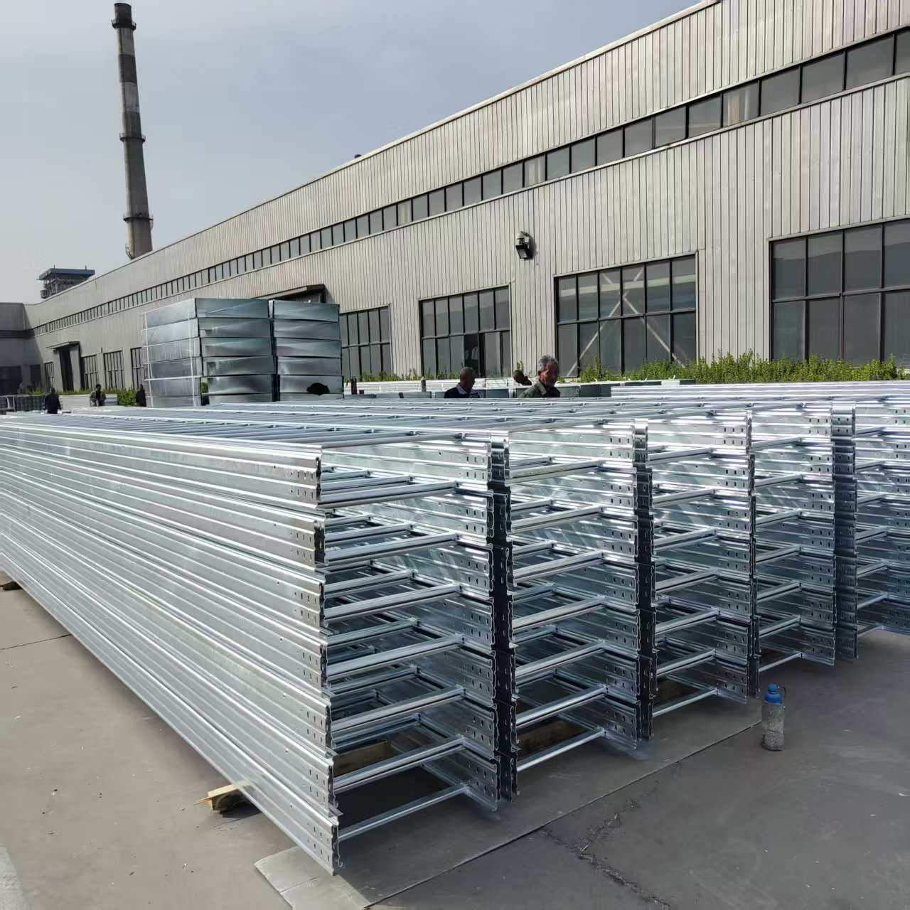 Hot-dip galvanized bridge trunk