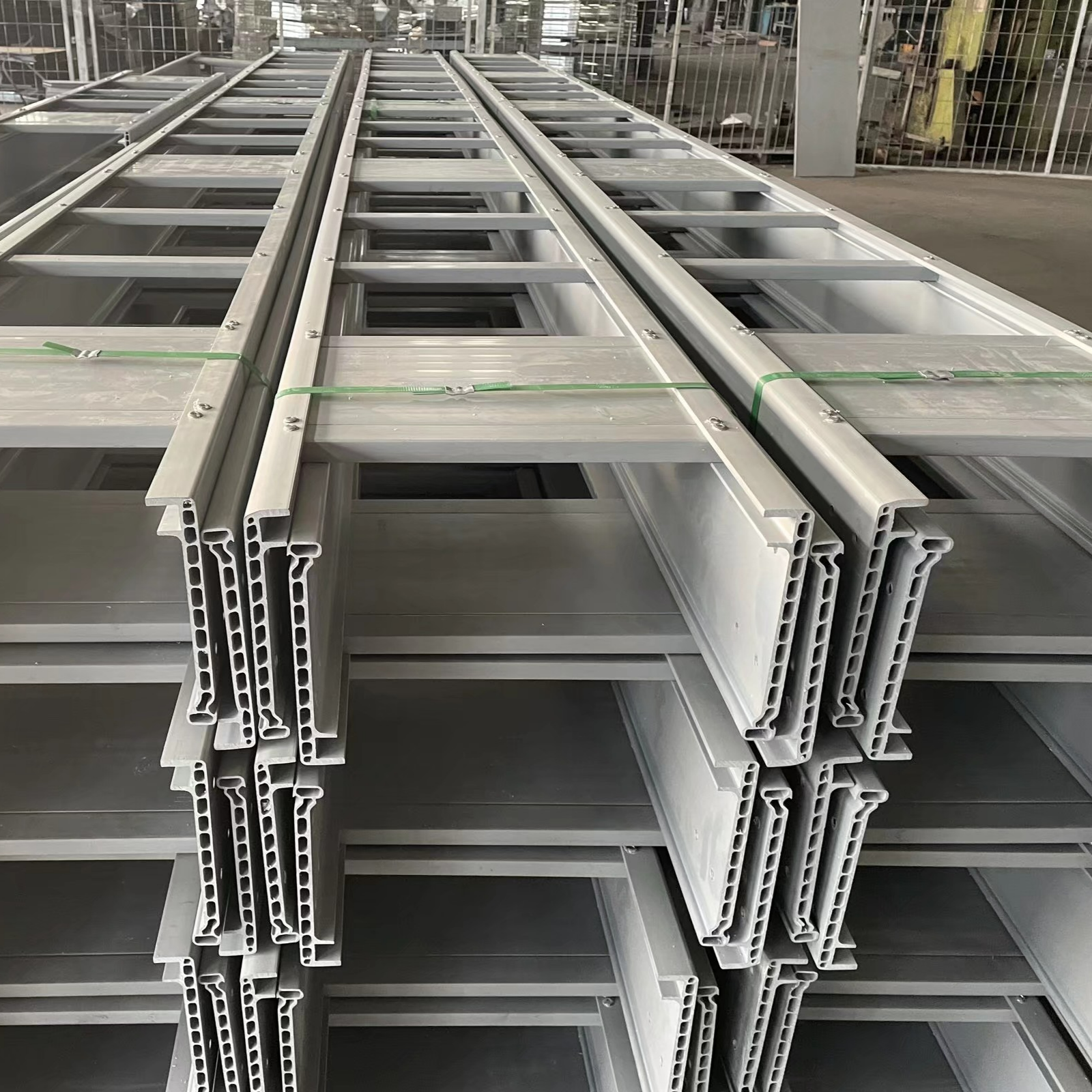High-performance alloy bridge beams