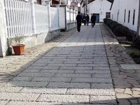 青石板材铺装时有哪些事项需要注意