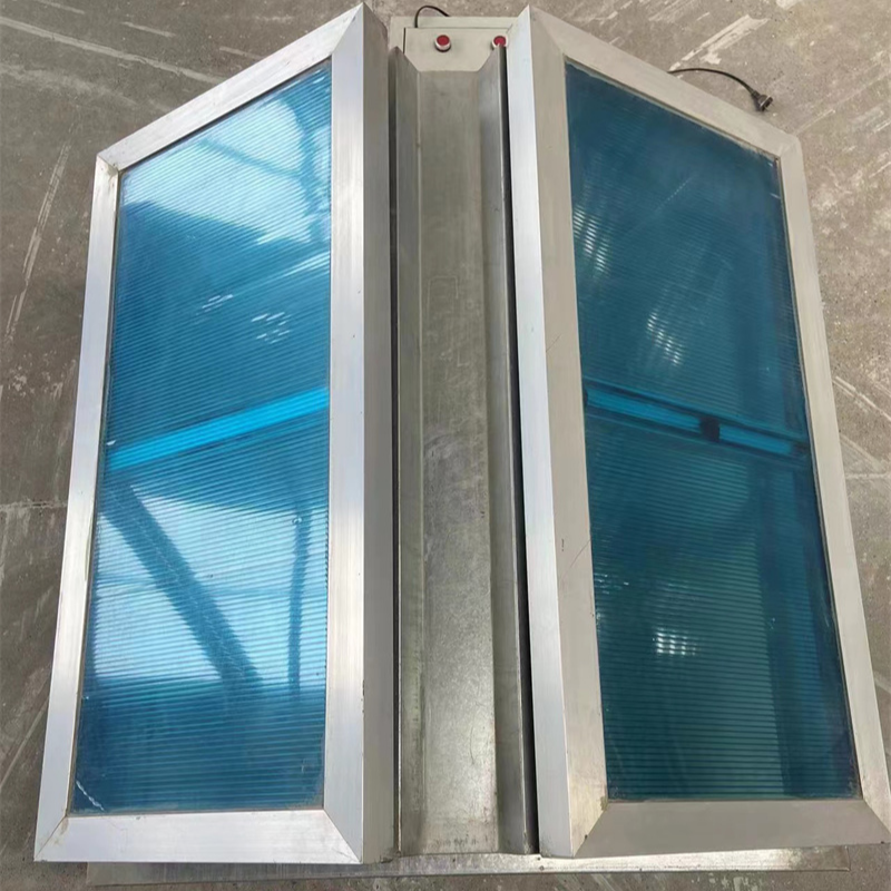 Triangular smoke exhaust skylight