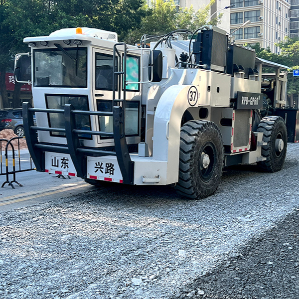 路面共振破碎机