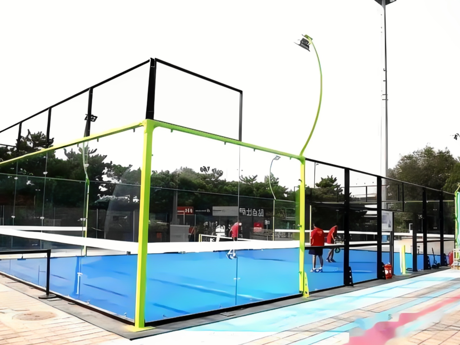 板式网球场的优势体现在哪些方面？