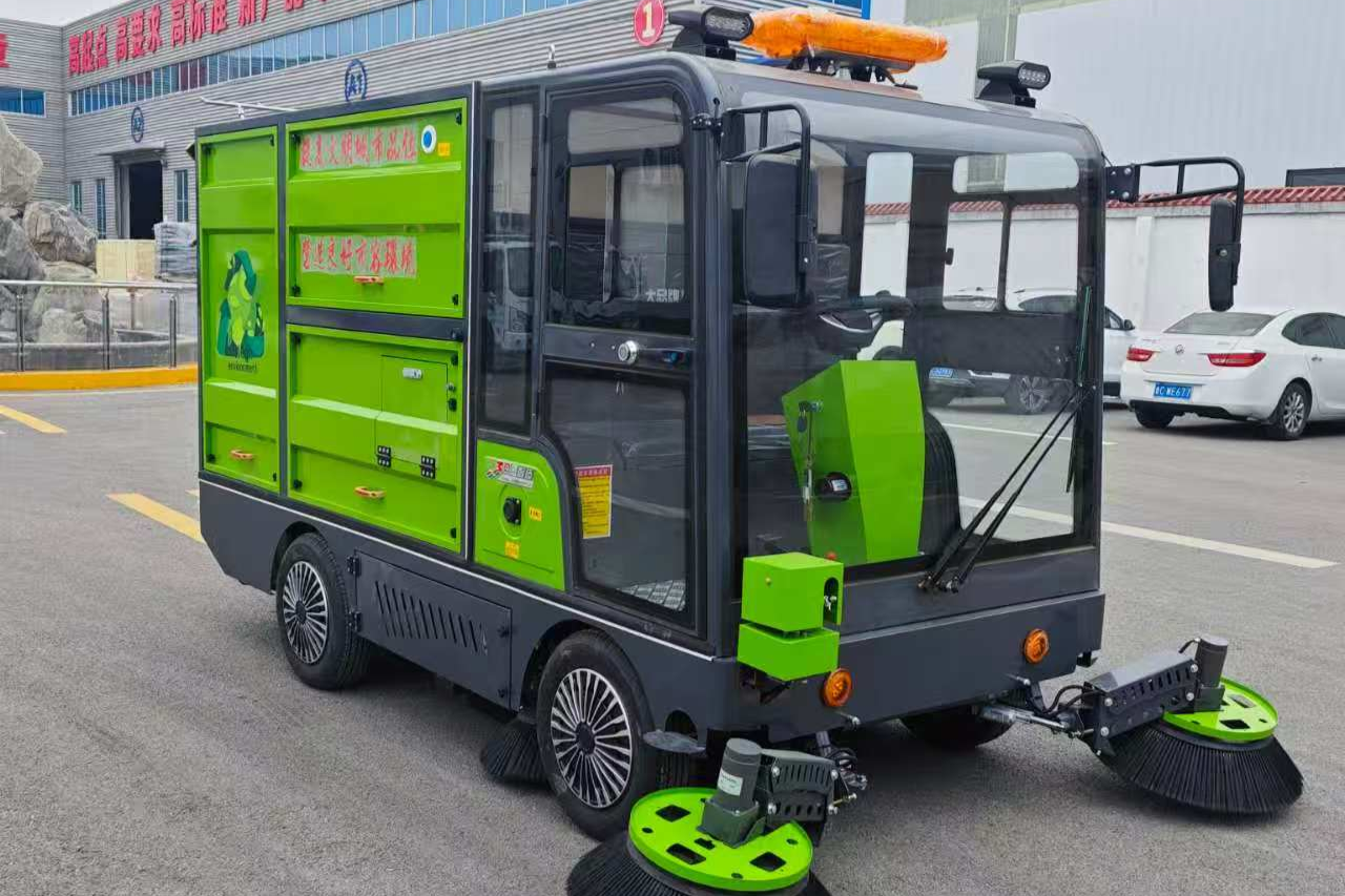 电动扫路车