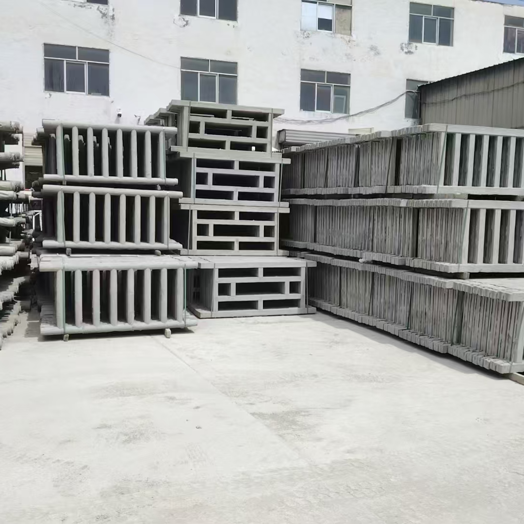 青海浩翔水泥制品------竖条格栅式水泥护栏