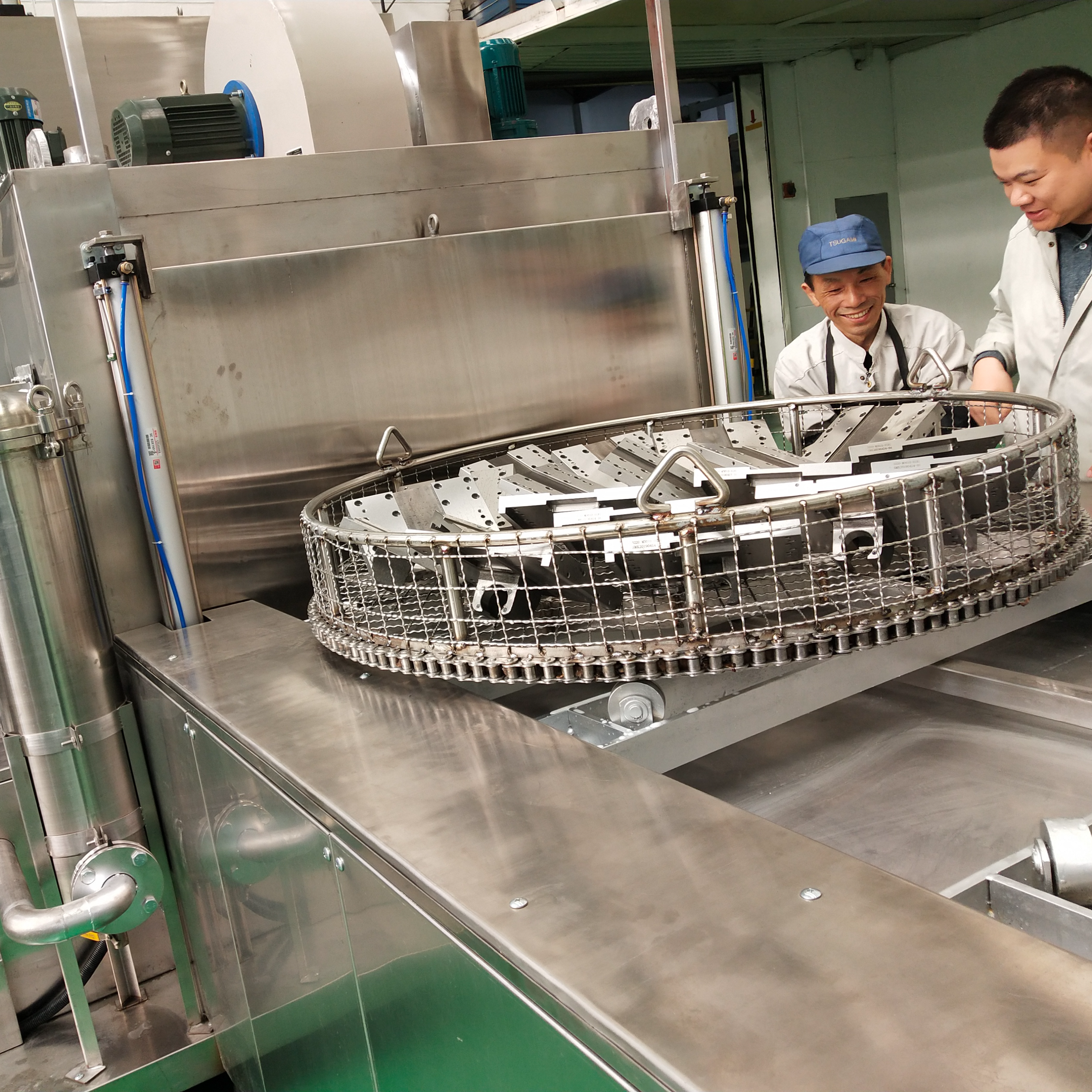 旋转步进精密机床部件清洗机