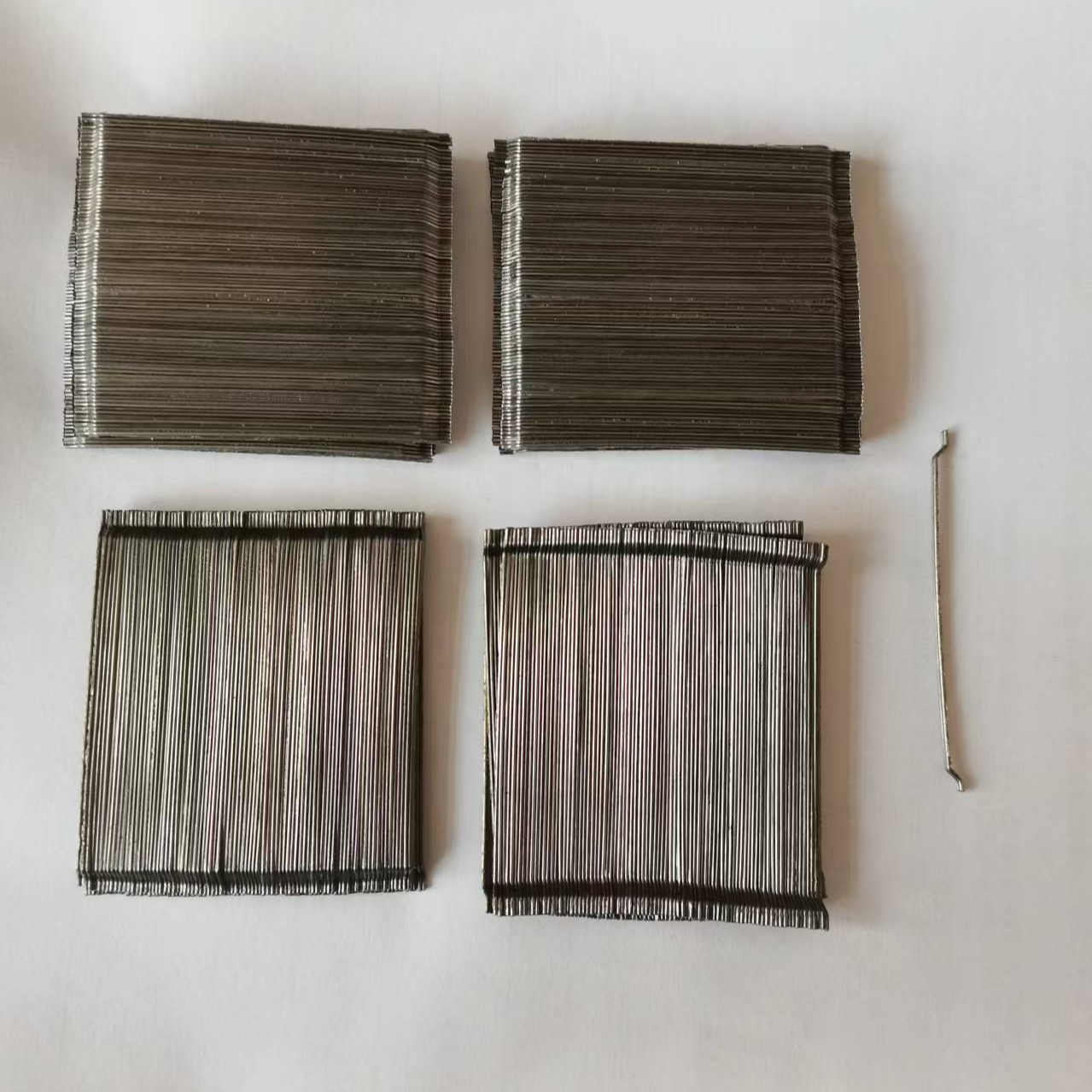 成排端勾钢纤维