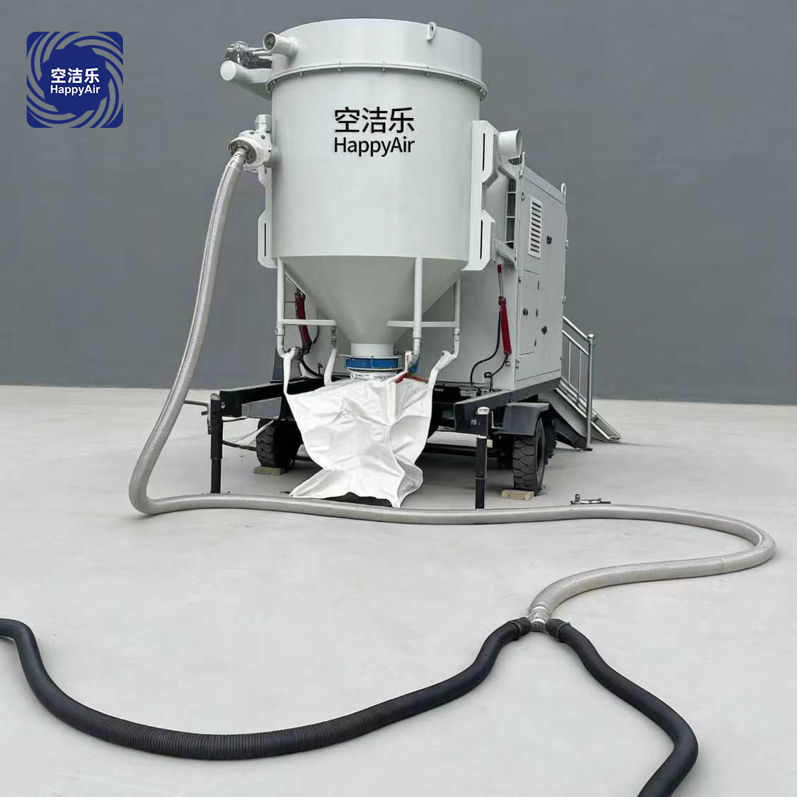 空洁乐VacTrailer Air 300拖拽式地面粉尘清理工业吸尘车