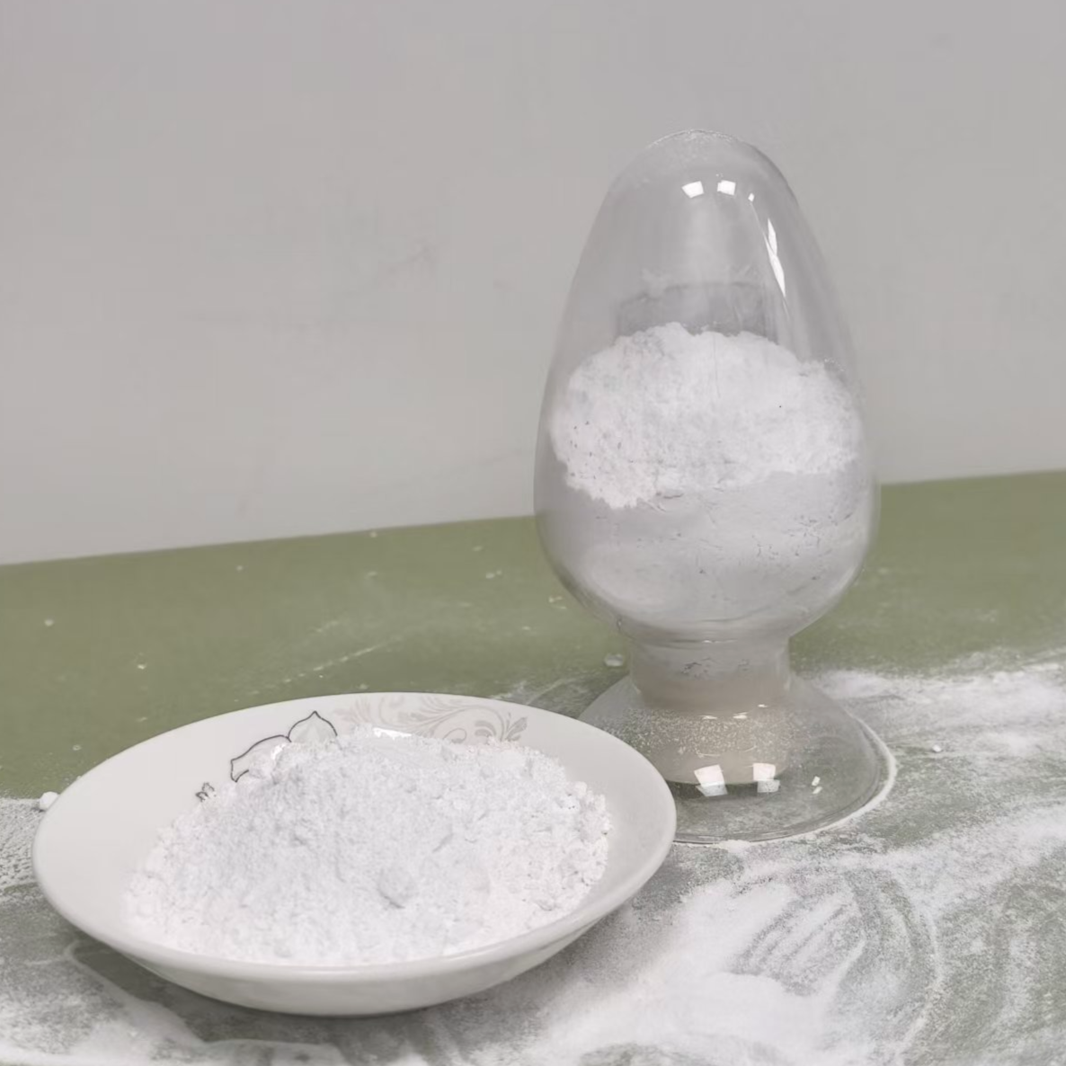含钡硅硼酸盐玻璃粉